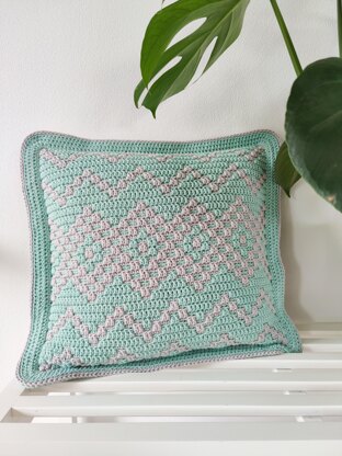 Dainty Diamond Pillow