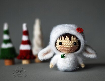 White Sheep crochet Doll. Tanoshi series toy.