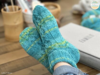 Ira’s Cable Knit DK Ankle Socks