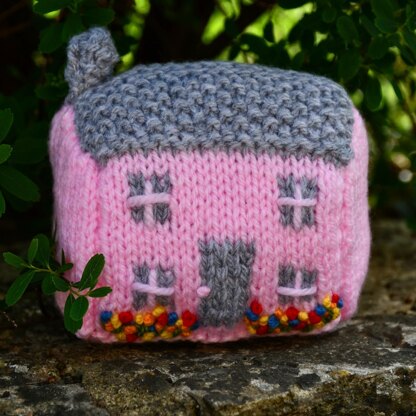 English Country Cottage Toy Knitting Pattern.