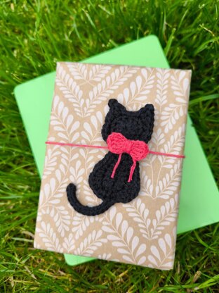 Cat shaped gift tag applique