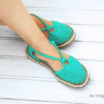 Ring sandals with rope soles