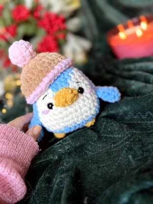 Low sew penguin plushie