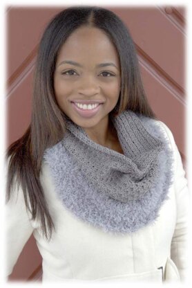 Tuck Stitch Cowl in Plymouth Yarn Arequipa Worsted & Fur - 2899 - Downloadable PDF
