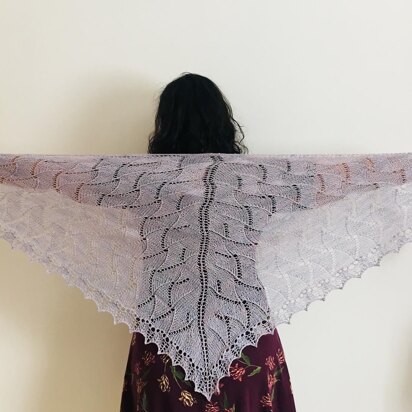 Lilac Feathers - knitting pattern