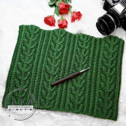 CACTUS knit-look cowl