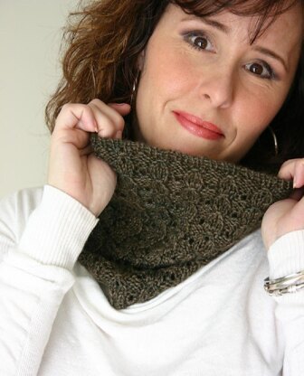 Wrapped ribs scarf/cowl