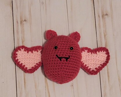 Valentine Bat Amigurumi