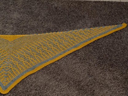 Mika - Triangle shawl