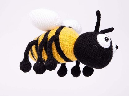 Honey the Bee in Deramores Studio DK Acrylic - Downloadable PDF