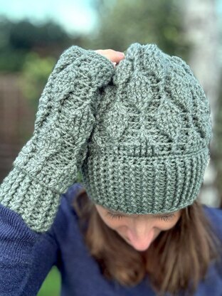 Trailing Leaves Hat