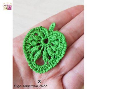 Openwork green leaf crochet