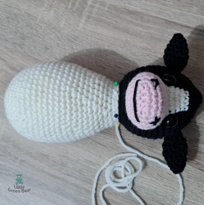 Frannie the Friesian Cow - US Terminology - Amigurumi