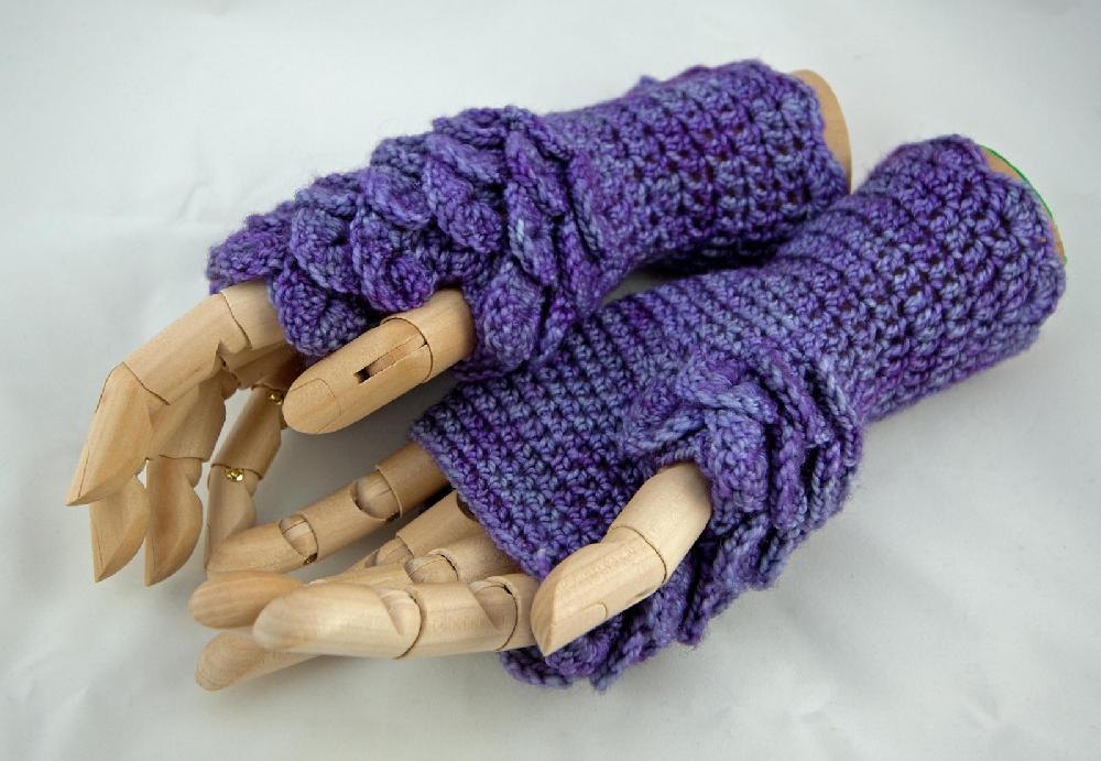 Dragonscale Gloves Crochet pattern by ZarrinHandmade, Knitting Patterns