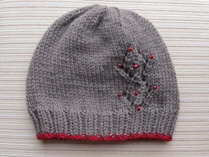 Seamless Hat with Lacy Diamonds and Red Beads in size Adult