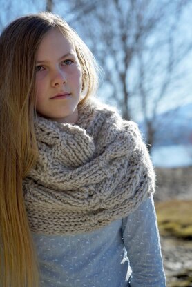 Willow Infinity Cowl - Hc27