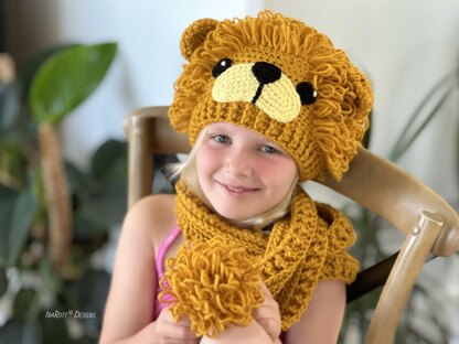 The Roaring Lion Hat and Scarf