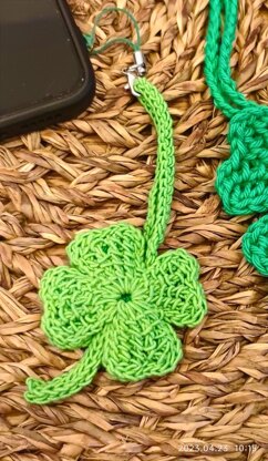 Four-leaf clover charm