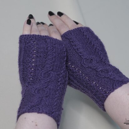 Full and Fingerless Lovelace Gloves