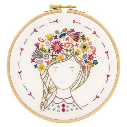 Un Chat Dans L'Aiguille Flower Girl Embroidery Kit