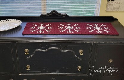 Winter Snowflake Table Runner