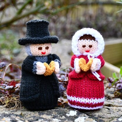 Christmas Carol Singer Dolls Knitting Pattern - Toy Knitting Pattern