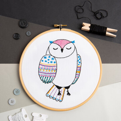 Hawthorn Handmade Owl Contemporary Embroidery Kit - 9.5 x 15cm / 3.74 x 5.9in