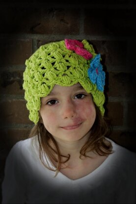 Lacy Hat with Shell Edge Pattern
