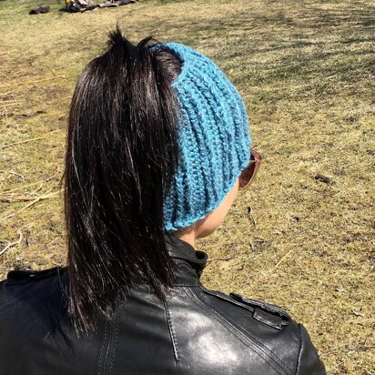 Crochet Ponytail Hat Pattern: Show-My-Messy-Bun-Off Hat