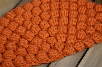 Bobble stitch half circle