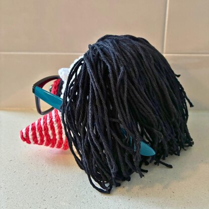 BILLY PUPPET GLASSES HOLDER