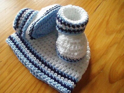 Baby Blue Booties and Hat