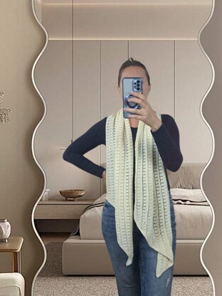 Diagonal elegant scarf