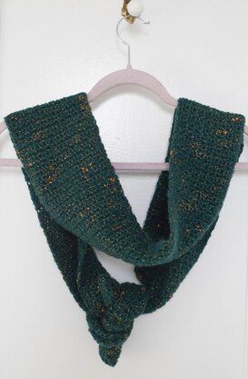 Crochet Pattern: A Touch of Gleam Scarf - Underground Crafter