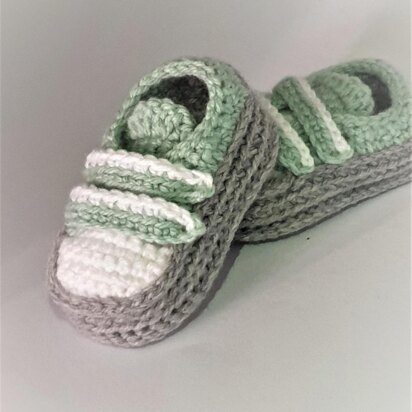 Baby sneaker bootie crochet pattern