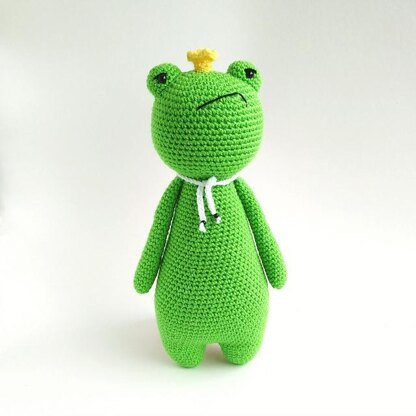 King Frog Crochet Amigurumi Pattern