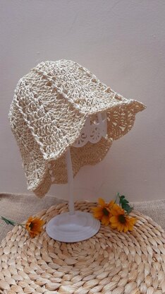 Crochet Summer Hat with Paper Yarn