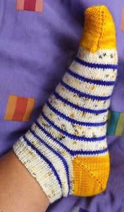 Toe Up Simple Socks No 4 Knitting pattern by Tonia Lyons