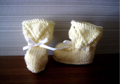 Little Darling Bonnet & Booties Set