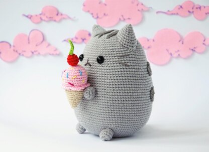 Pusheen with Ice Cream