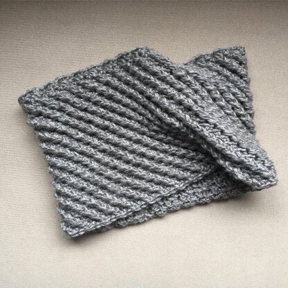 Modern Diagonally Ribbed Cowl Scarf - The SOCHEO