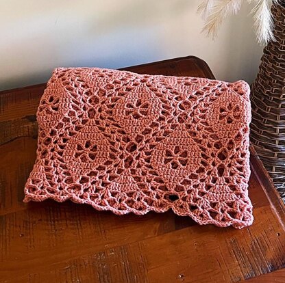 Flora Lanterna Square Blanket