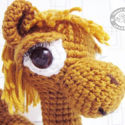 Amigurumi Camel Caelyn