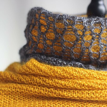 Goldtau cowl