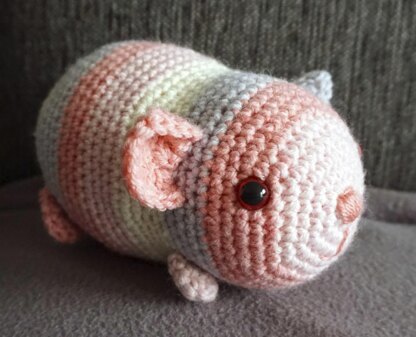 Crochet Pattern for the Guinea Pig Rainbow!