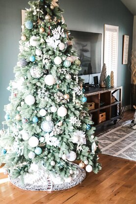 Buttons & Bobbles Tree Skirt