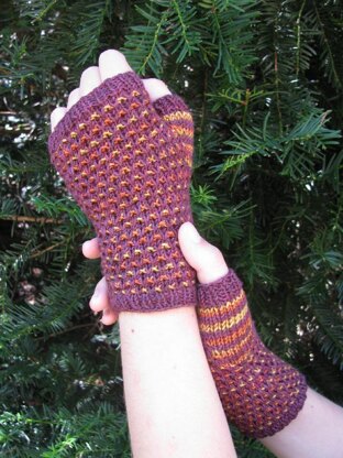 Mock Colorwork Fleckle Mitts