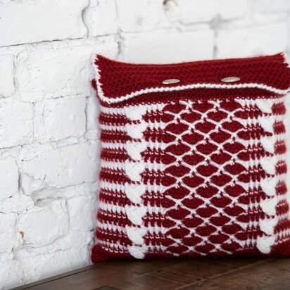 Queen of Hearts Square Pillow