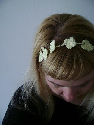 Crochet Daisy Chain Headband