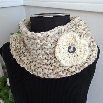 Crazy Easy Cowl and Flower #816